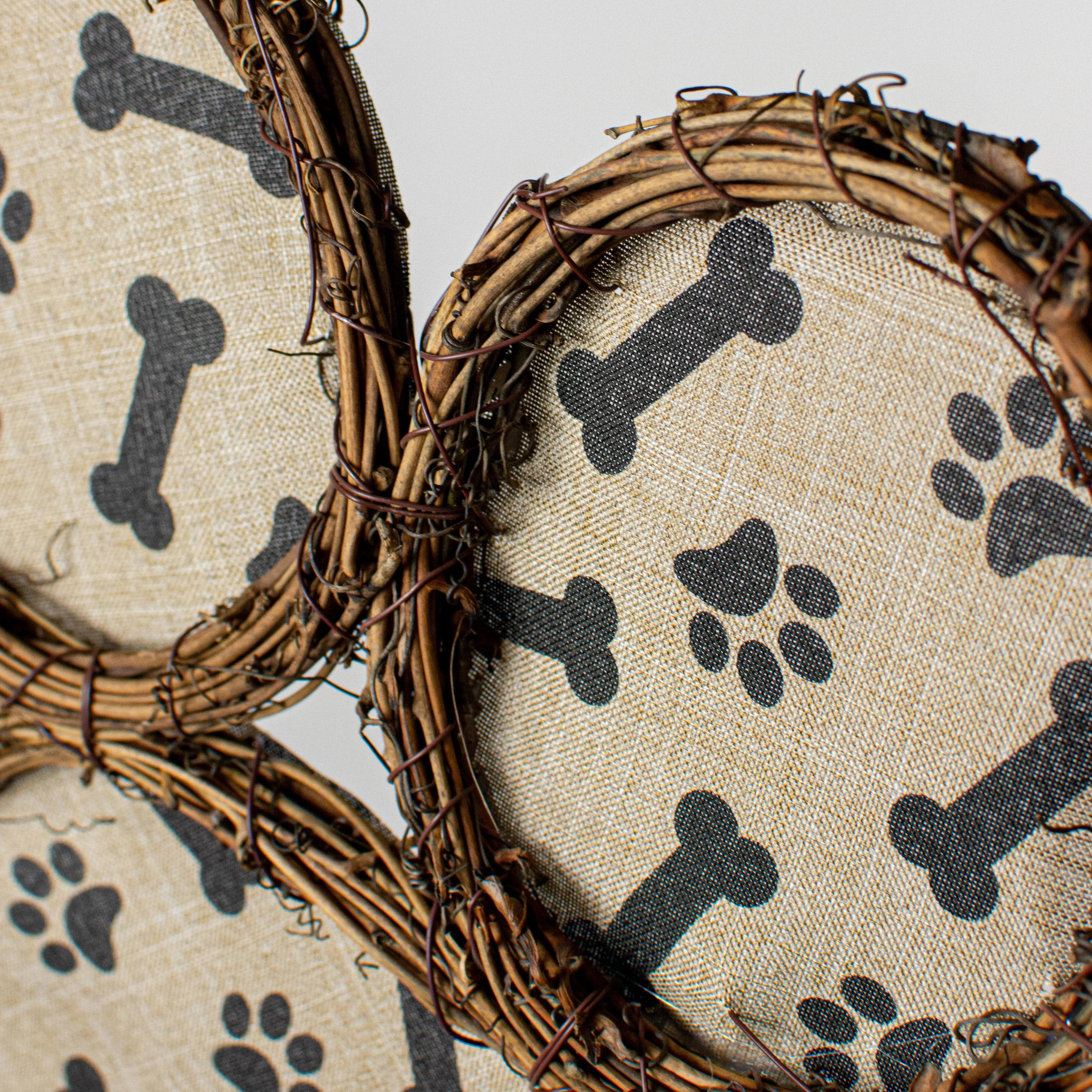 15" Grapevine Hanger: Bones Paw Print