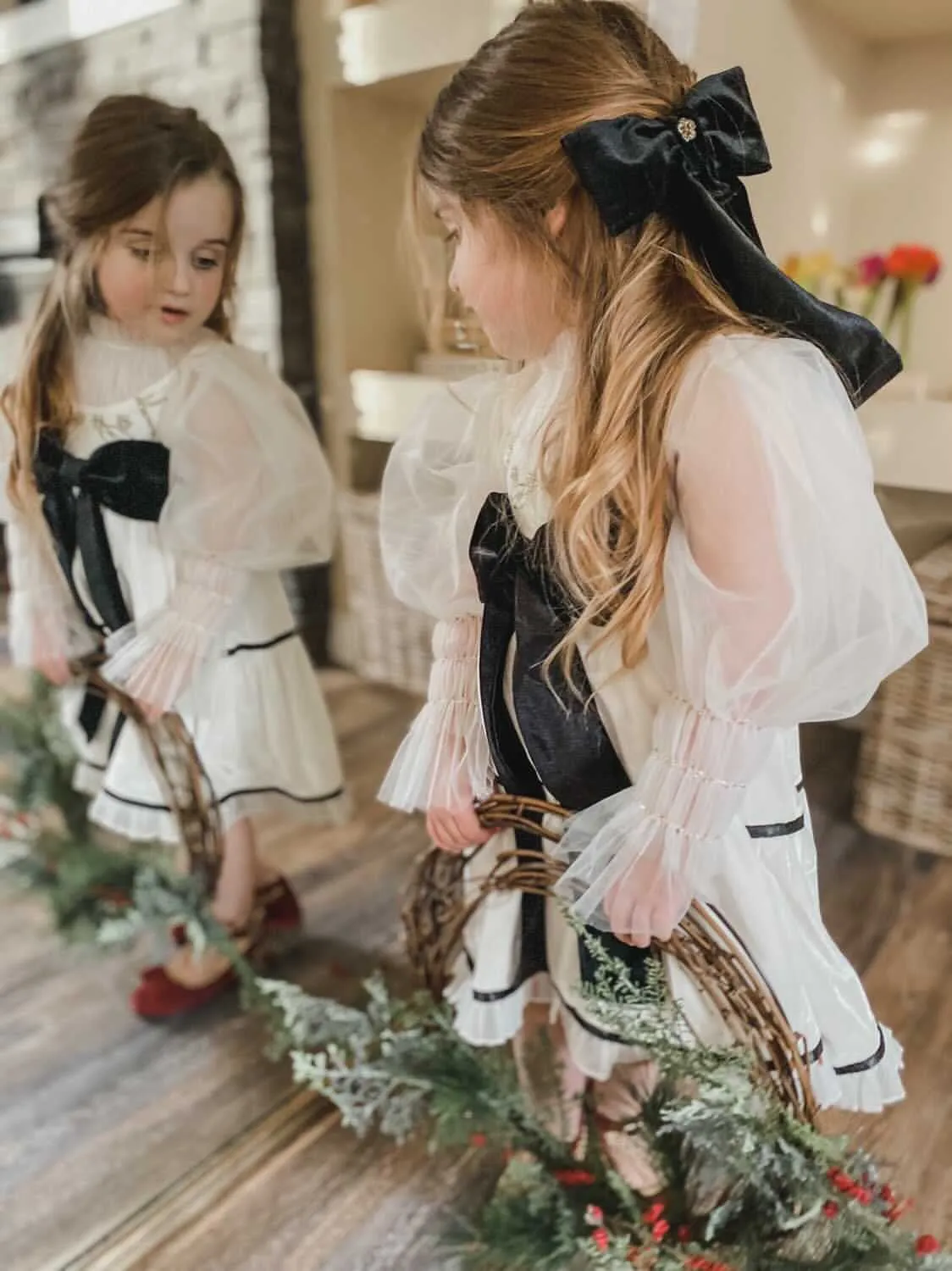 Aurora Black Ceremony Velvet Hair Bow