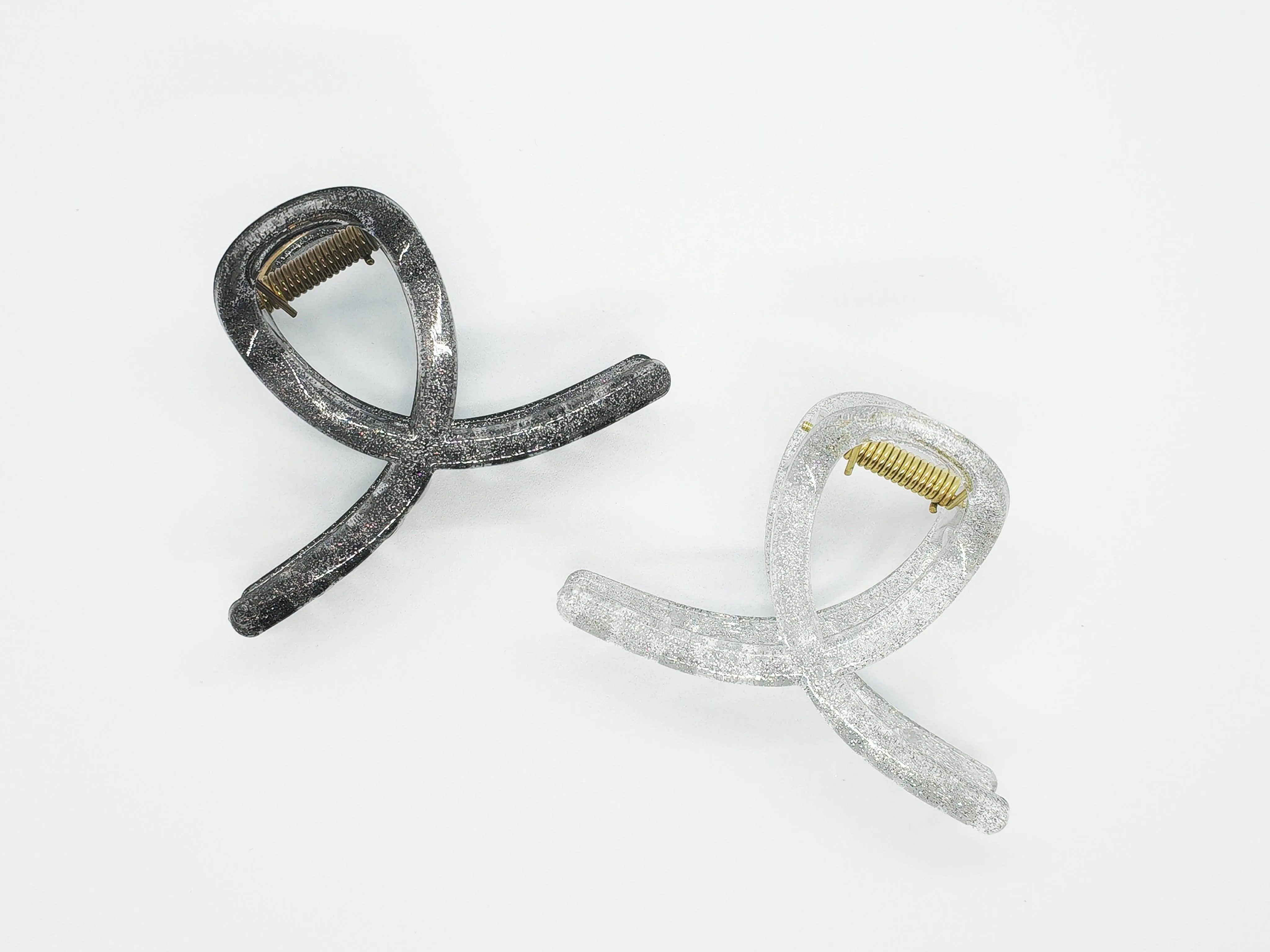 Glimmering Loop Hair Claw Clip