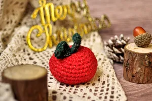 Glow-in-the-Dark Christmas Apple DIY Kit