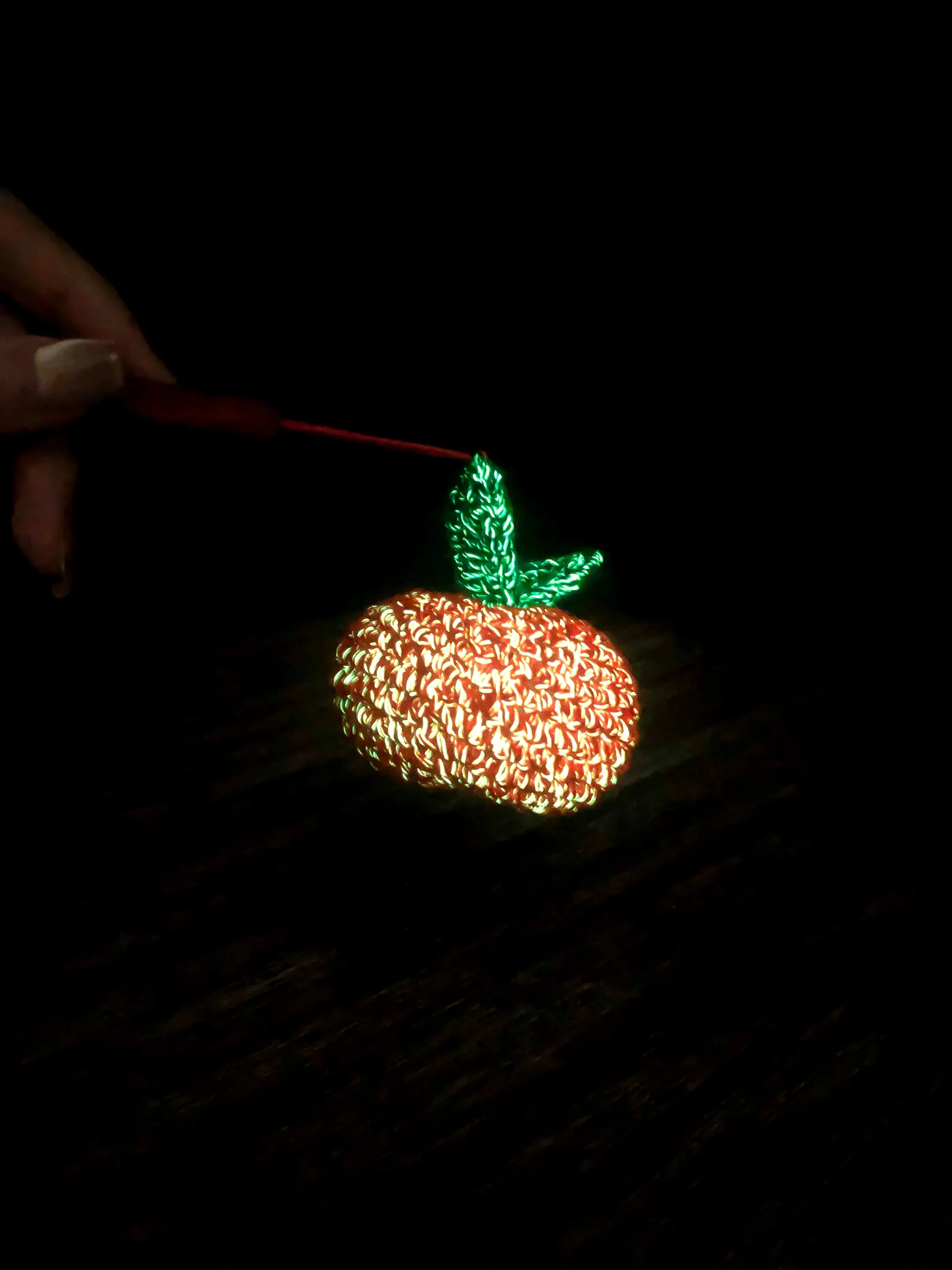 Glow-in-the-Dark Christmas Apple DIY Kit