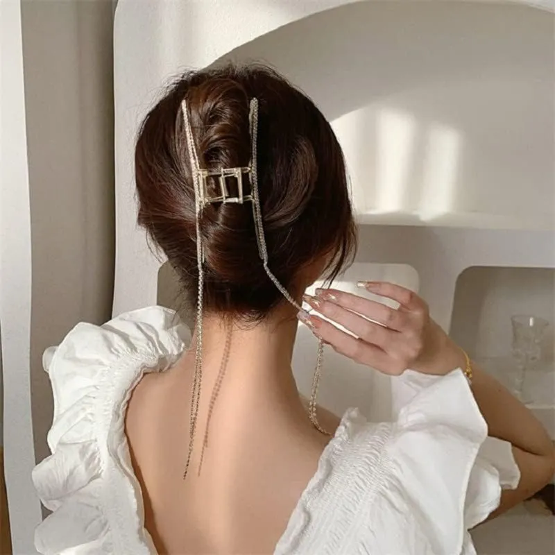 Stone Tasel hair clutcher for girls (Pack of 1 , Gold)