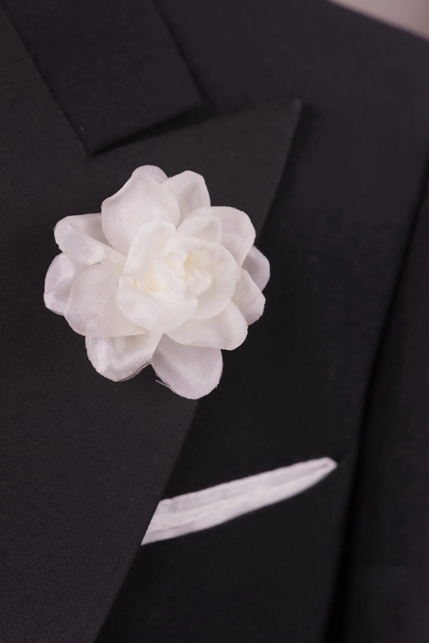 White Spray Rose Boutonnière Flower