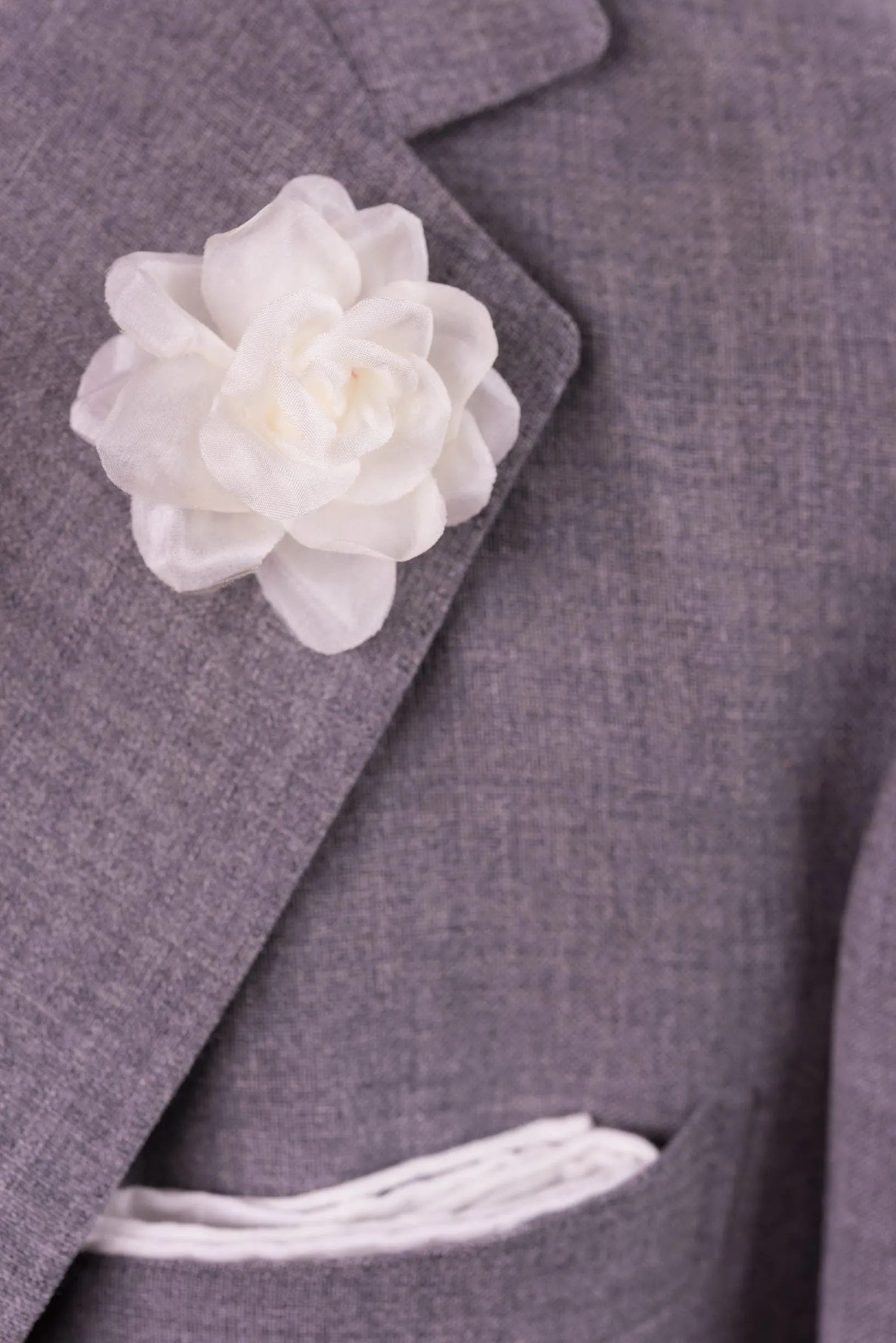 White Spray Rose Boutonnière Flower